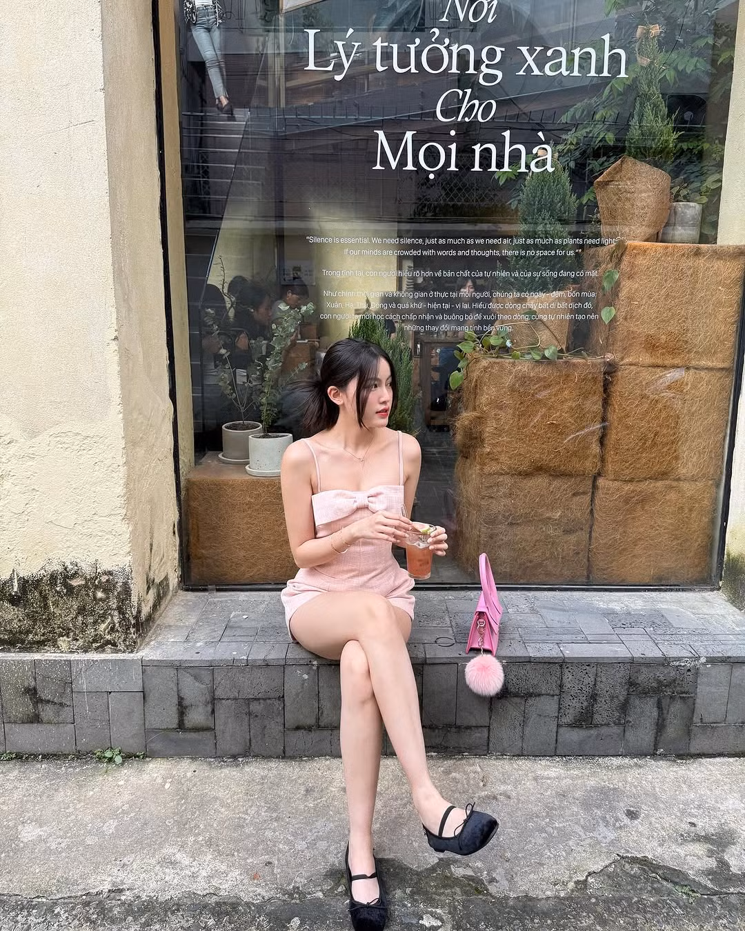 Mỹ Hàn xuất hiện với vẻ ngoài rạng rỡ sau ồn ào.