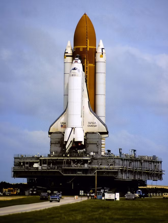 Trong số các thảm kịch xảy đến với phi hành gia trên thế giới, hai sự kiện liên quan đến NASA được đánh giá là tồi tệ nhất. Cụ thể, vào ngày 28/1/1986, tàu con thoi Challenger của NASA nổ tung sau 73 giây rời bệ phóng. Hậu quả là toàn bộ 7 phi hành gia đang trên đường bay vào không gian tử nạn.