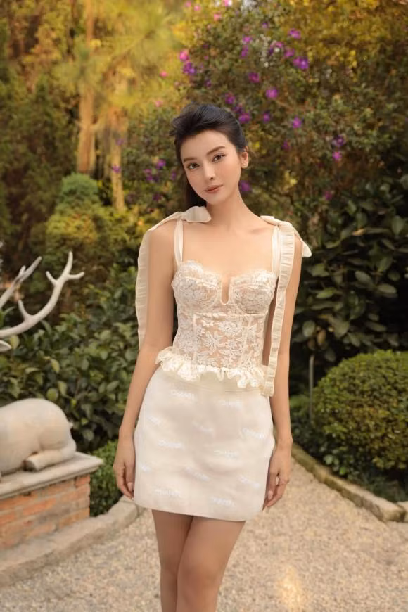 Mỹ nhân cùng tên Hà: Người gia đình viên mãn, người làm mẹ đơn thân - Hình 5 My nhan cung ten Ha: Nguoi gia dinh vien man, nguoi lam me don than-Hinh-5