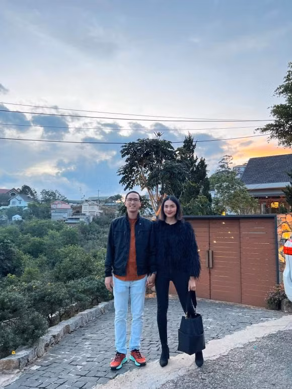 Mỹ nhân cùng tên Hà: Người gia đình viên mãn, người làm mẹ đơn thân - Hình 11 My nhan cung ten Ha: Nguoi gia dinh vien man, nguoi lam me don than-Hinh-11