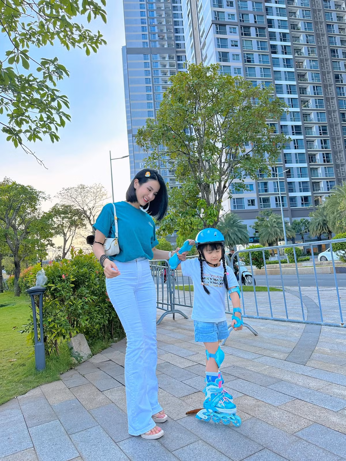 Diep Lam Anh sau ly hon: Nhan sac thang hang, duoc tang biet thu-Hinh-2