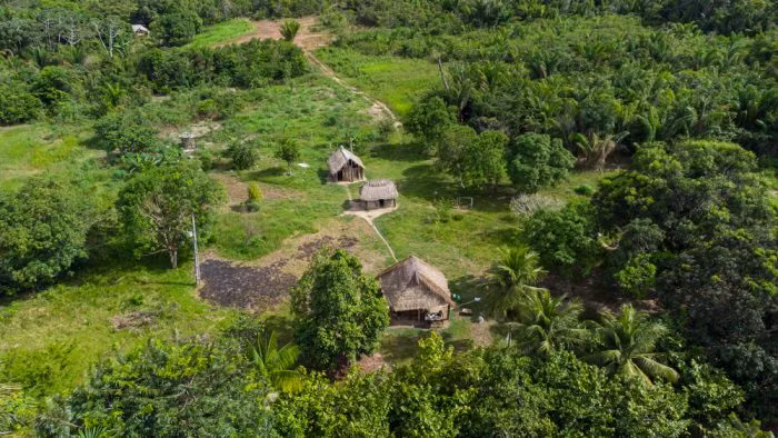 Vào tháng 2/1993, một vụ mất tích bí ẩn xảy ra ở ngôi làng Hoer Verde, Brazil. Khi ấy, một nhóm du khách khi ghé thăm ngôi làng này không tìm thấy bất cứ ai. Sự việc khoảng 600 dân làng đột ngột "bốc hơi" chỉ sau một đêm gây rúng động dư luận.