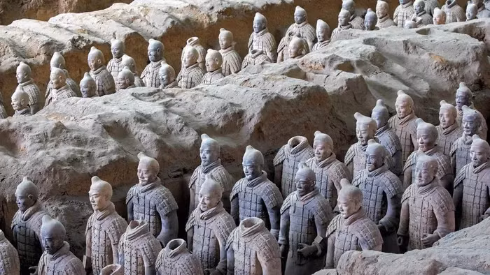 Mo mo Tan Thuy Hoang, phoi bay bi mat bi em nhem nghin nam