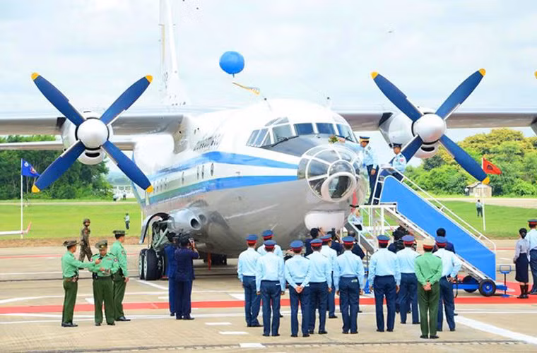 Vụ thứ hai chính là vụ rơi máy bay Y-8 của Không quân Myanmar vào ngày hôm qua. Phiên bản Y-8 mà Myanmar sử dụng thuộc mẫu Y-8F-200 - thay đổi nhỏ ở phần khung thân. Nguồn ảnh: defence-blog