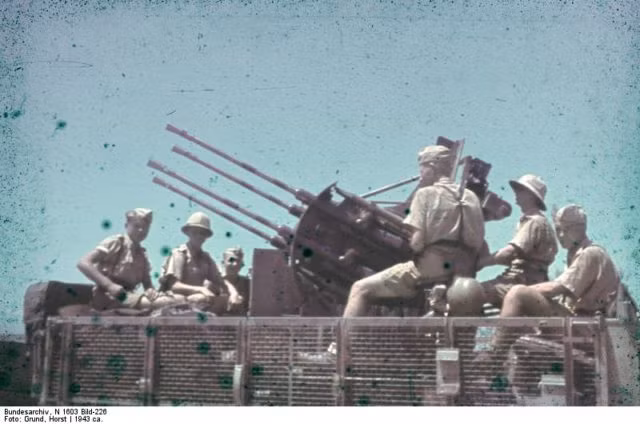 Súng phòng không FlaK-38 20mm ở gần Etna, Sicily. Nguồn ảnh: Warhistory.