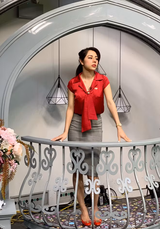 "Khi gặp anh, em biết sẽ không còn ai hơn nữa. Không còn ai thay thế anh trong giấc mộng".