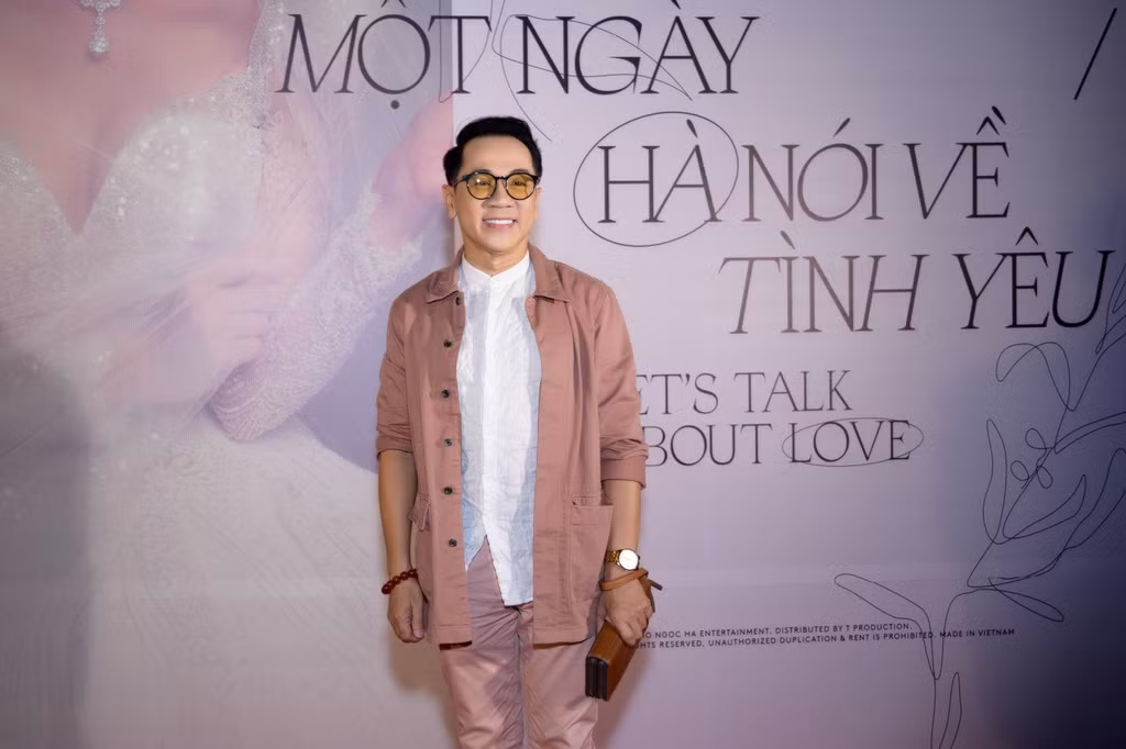 Nghệ sĩ Thành Lộc đến khá sớm. Anh từng tham gia Private show của đàn em. Trong họp báo, Hồ Ngọc Hà nói thêm: “Một năm ai cũng muốn quên đi, riêng tôi muốn nhớ mãi. Tôi làm được dự án tuyệt vời, rồi đón chào 2 thành viên mới và nhận được lời cầu hôn. Tất cả điều chưa xảy ra thì nay tới cùng lúc. Tôi đón nhận dồn dập những bất ngờ đến với cuộc sống”.