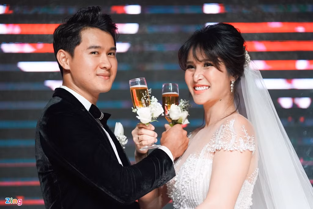 Bạn thân của Thảo Trang tiết lộ với Zing, chú rể Quang Pháp kém cô dâu 9 tuổi. Cả hai quen nhau khi đóng phim chung. Cặp diễn viên hẹn hò một năm qua nhưng kín tiếng. "Ngay cả lễ cưới, Thảo Trang cũng đề nghị khách mời giữ kín thông tin, không chia sẻ với truyền thông", người bạn nói. Ông xã của Thảo Trang hiện theo đuổi nghề diễn viên. Anh đã tham gia một số phim truyền hình nhưng chưa được nhiều khán giả biết tới.