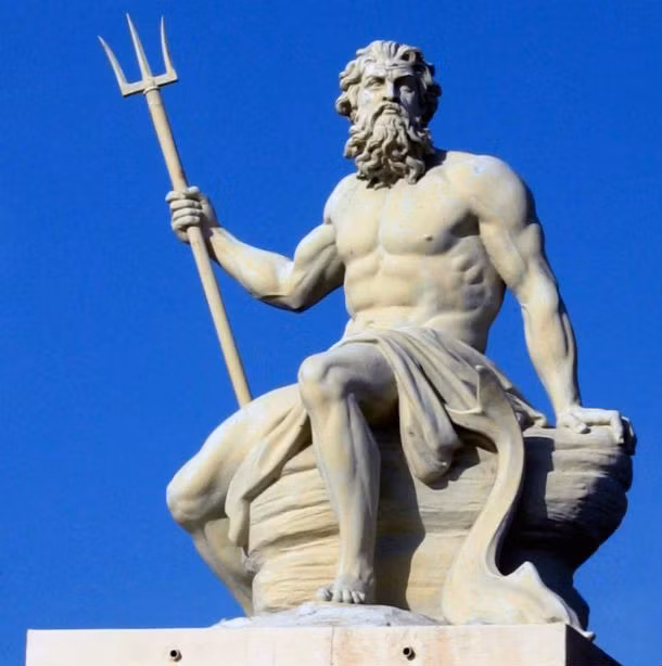 Sau cuộc chiến chống lại người cha, Zeus trở thành vị thần đầy quyền năng. Ông cùng với thần Hades và Poseidon cai quản thế giới.