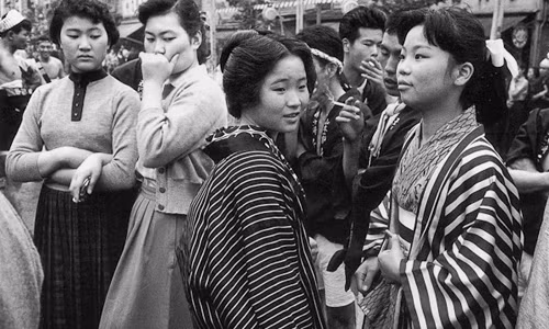 Nam thanh nữ tú Nhật Bản tại một sự kiện ở Hiroshima.