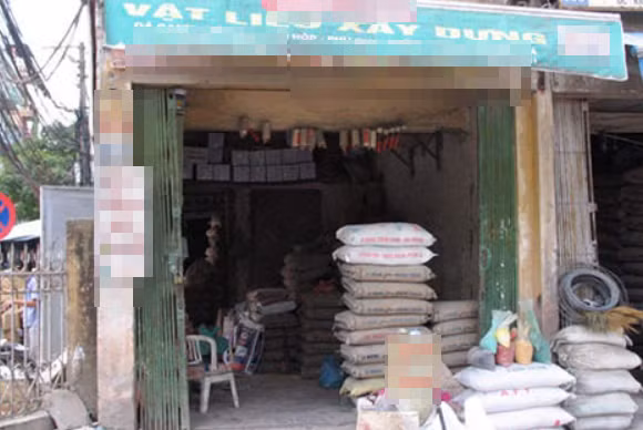 Manh mối chỉ bắt đầu hé mở khi một cửa hàng kinh doanh vật liệu xây dựng trên địa bàn phường Chiềng Sinh, thành phố Sơn La xác nhận có bán bao tải dứa giống như bao tải trên xác nạn nhân vào ngày 15/1. Thời điểm đó, khi rà soát trên hệ thống camera trên địa bàn thành phố Sơn La có phát hiện một đối tượng nghi vấn vào hồi 0h25 ngày 15/1, đi xe máy kiểu dáng Wave Alpha, phía sau có chở một đồ vật dài và vỏ là bao tải dứa trùng khớp với bao tải dứa của vụ án; đối tượng di chuyển từ khu vực phường Chiềng Sinh theo hướng phía hiện trường xảy ra vụ án. (Ảnh minh họa)