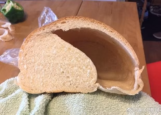 Chiếc bánh mì chứa đựng nhiều không khí hơn bột mì này có lẽ là thảm họa mua hàng hiếm ai gặp phải. Ảnh: Tổng hợp