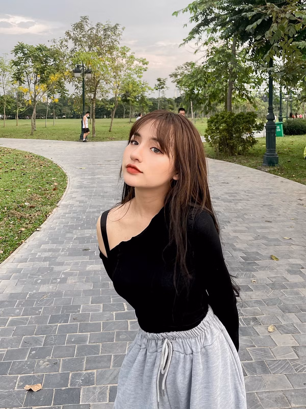 Hot teen 10x sở hữu đủ mọi phong cách ăn mặc, từ “bánh bèo” cho tới “ quyến rũ, gợi cảm”.