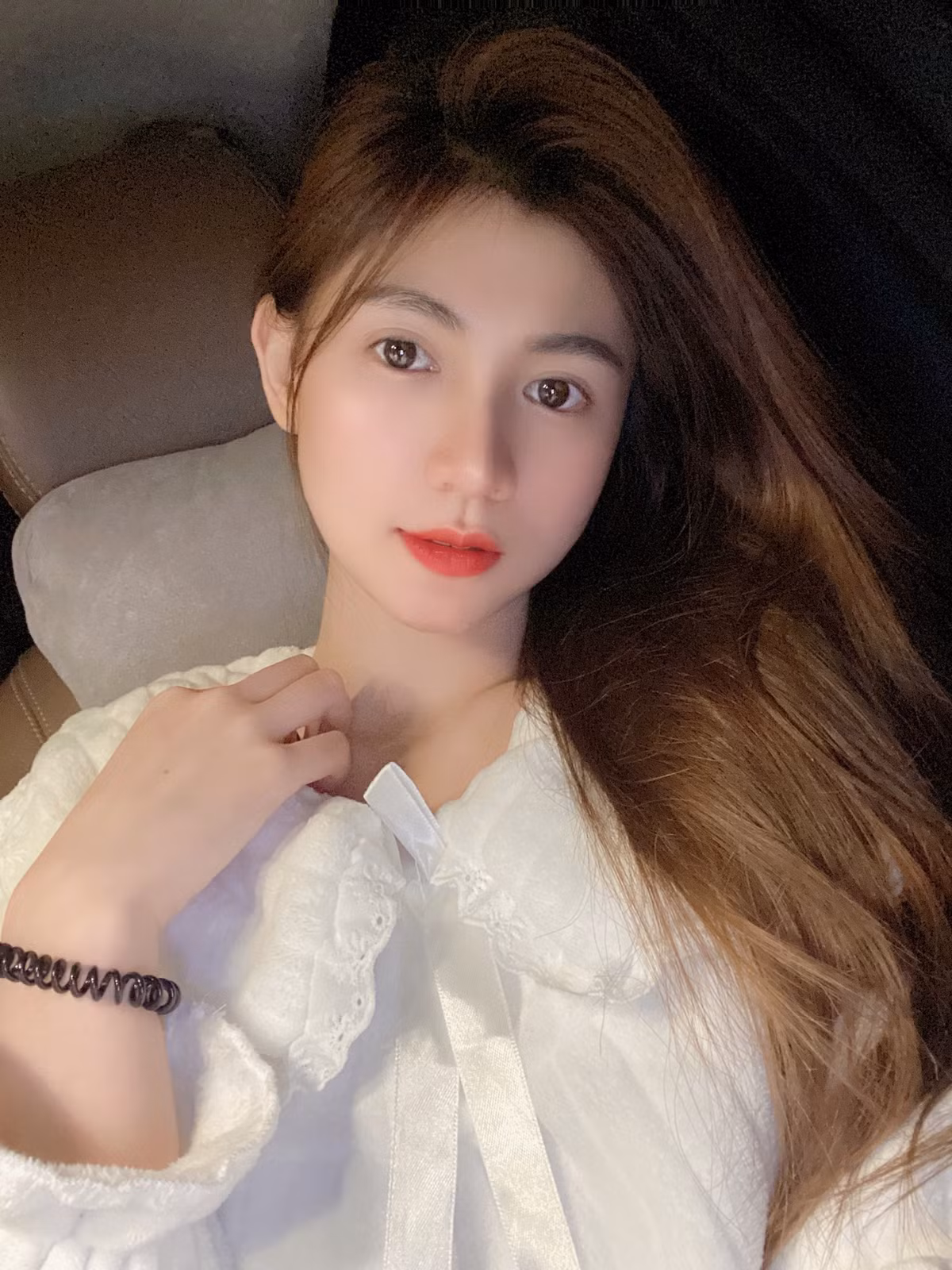 12 năm sau, cô nàng thậm chí còn khiến dân mạng trầm trồ hơn thế với nhan sắc kẹo ngọt, tiểu thư.