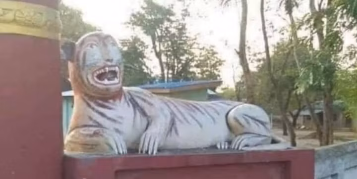 Trong không khí khắp phố phường trang trí đón Tết Nhâm Dần, mới đây cư dân mạng lại được dịp "khui" ra hàng loạt bức tượng chúa sơn lâm với nhiều phiên bản khác nhau.