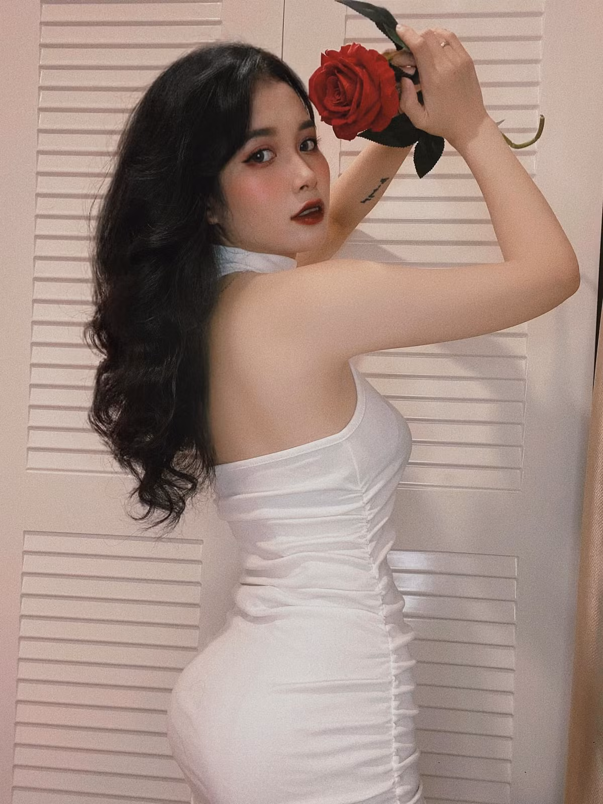 Nàng hot girl 9x hoạt động nghệ thuật với tinh thần chăm chỉ, nhiệt tình, tâm huyết. Ảnh: FBNV