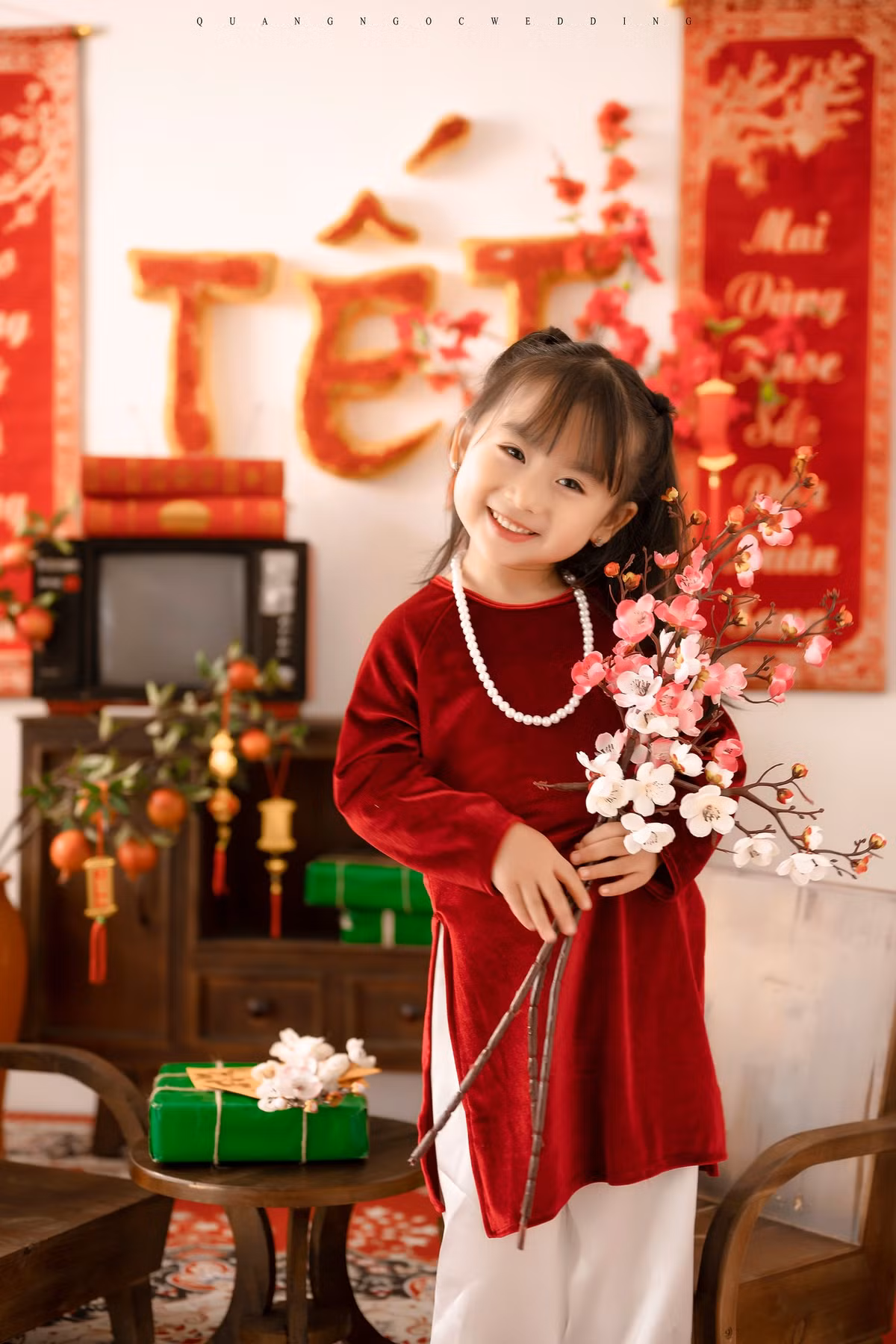 Gương mặt hồn nhiên, nhí nhảnh của cô bé đã làm cho nhiều người phải thả like, tim và mong muốn sẽ có thêm nhiều bộ ảnh đẹp hơn nữa.