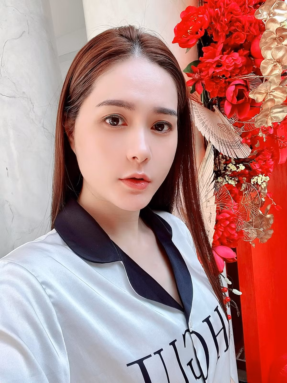 Dù không hoạt động sôi nổi trong showbiz nhưng Đoàn Di Băng và doanh nhân Quốc Vũ vẫn có lượng người hâm mộ đông đảo, khán giả không ngừng dành lời có cánh cho cặp đôi này. Ảnh: FBNV