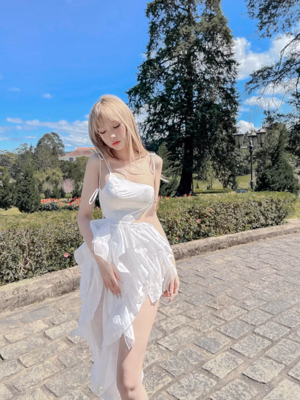 Trong dàn gái xinh Việt hiện nay, hot girl chuyển giới có nickname Mym Trần có lượng theo dõi khá đông đảo (380 ngàn lượt người theo dõi trên Instagram).