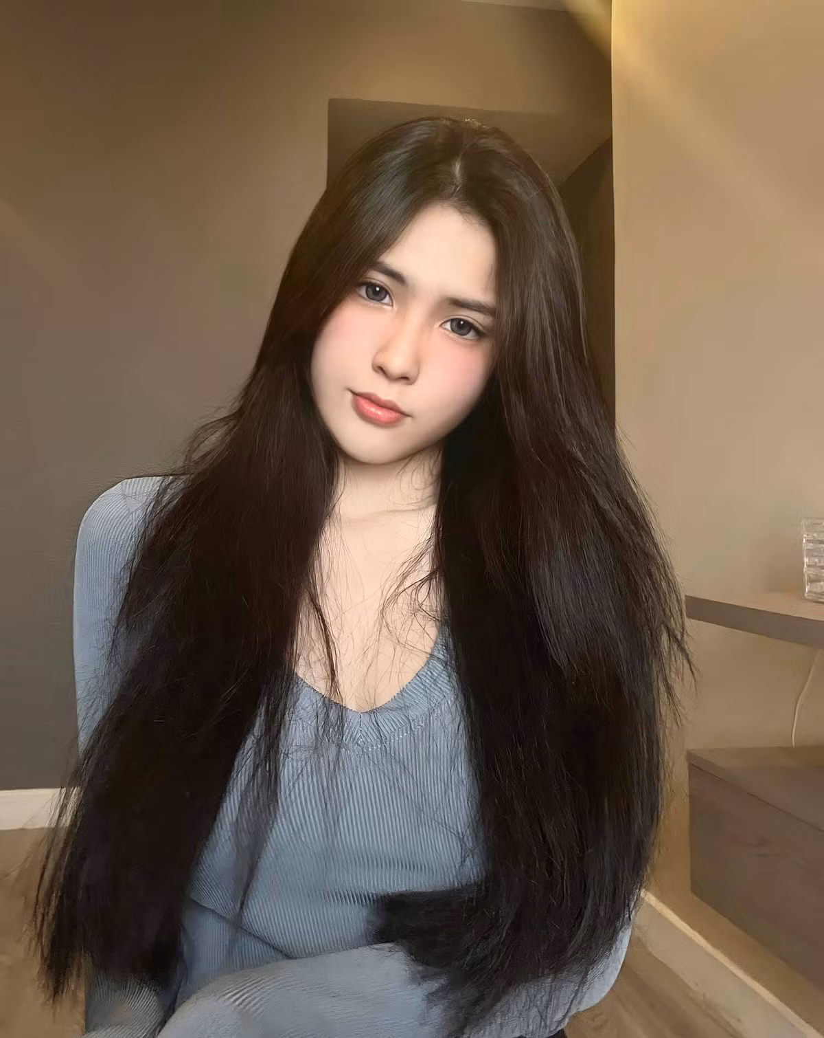 Cô nàng ăn mặc táo bạo hơn, khoe ba vòng đẹp như tượng tạc.