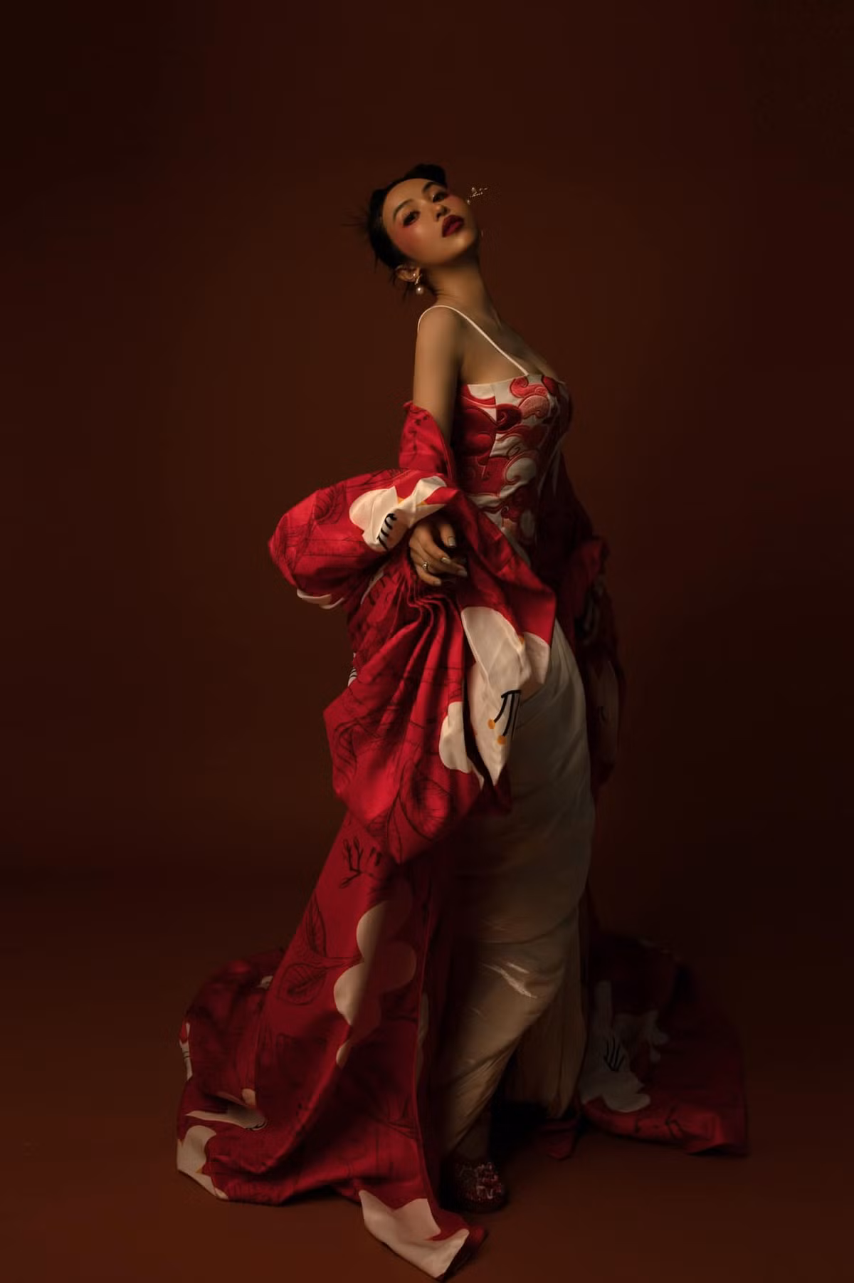 Không hoạt động trong showbiz nhưng Mina Phạm vẫn là cái tên hot thu hút nhiều sự quan tâm của cộng đồng mạng.