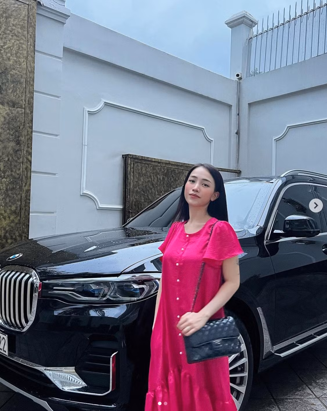 Sau khi thông báo mang bầu tập 2, Joyce Phạm dường như thoải mái hơn trong việc chia sẻ ảnh về bản thân trên mạng xã hội.