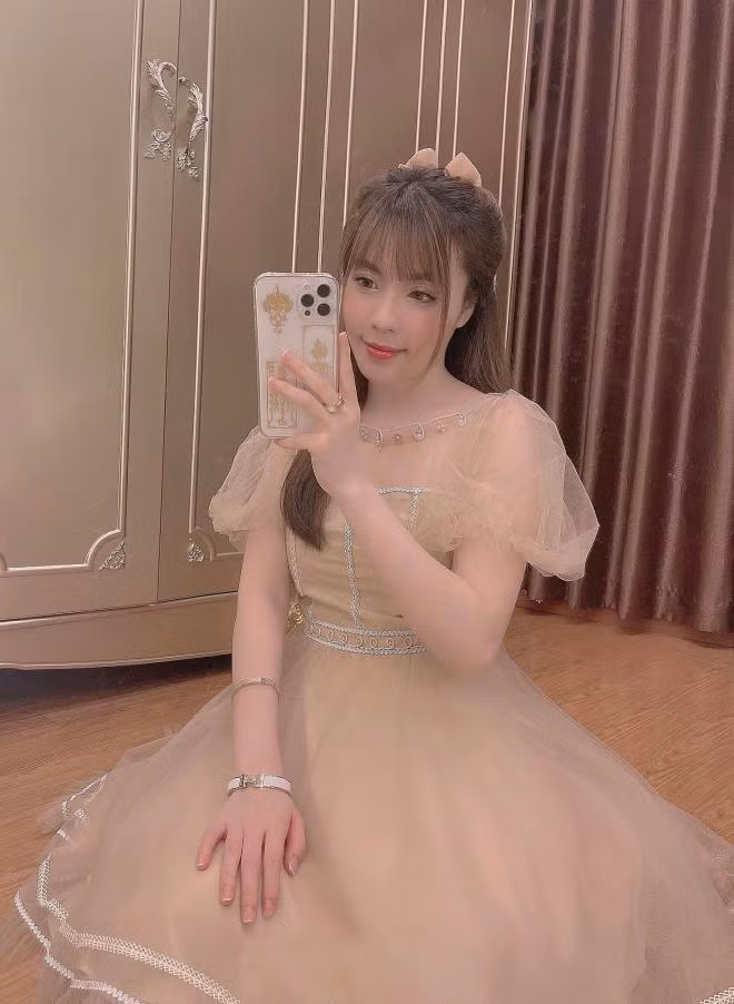 Tuy nhiên, tất cả chỉ là đồn đoán của netizen, còn ẩn ý về dòng bình luận đó thì chỉ có chính chủ mới biết được.