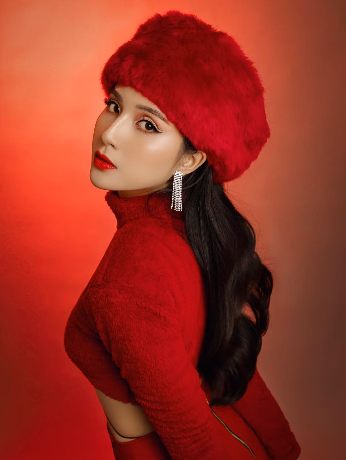 Hot girl Thiên An được nhiều người biết đến từ năm 2019 khi cô tham gia hàng loạt MV của Jack và K-ICM. Với gương mặt thanh tú cùng đường nét xinh xắn Thiên An nhanh chóng gây ấn tượng trong lòng khán giả trẻ cũng như fan của ca sĩ Jack.