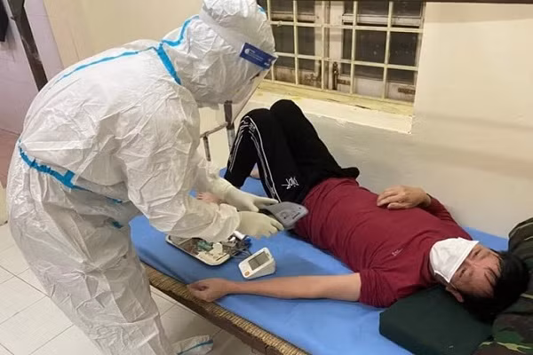 So Y te Ha Noi: Cac benh vien khong duoc tu choi ca F0 nang