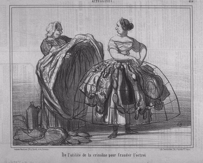 Năm 1898, hàng loạt các công ty may mặc ban hành lệnh cấm các công nhân nữ mặc váy phồng khi đi làm sau trường hợp một công nhân thiệt mạng do váy bị cuốn vào máy tẩy vải.