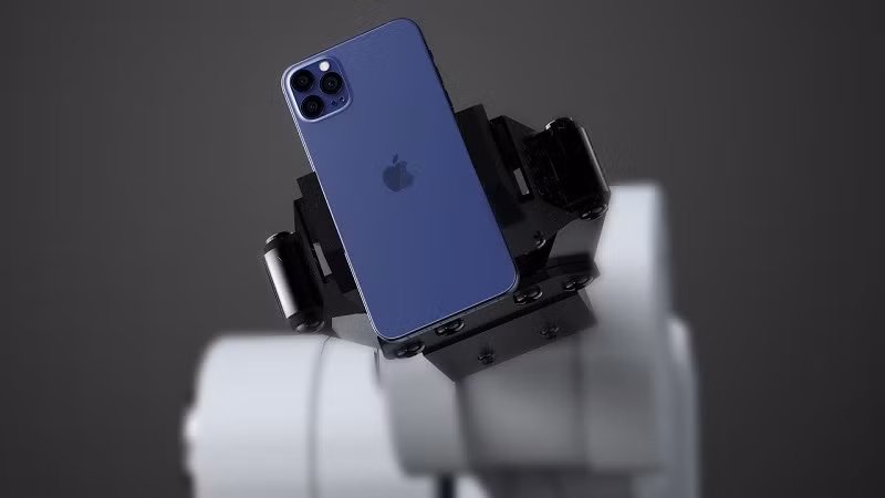 iPhone 12 hoặc iPhone 12 Mini với phiên bản Midnight Green hay Navy Blue mới nhất sẽ là sự lựa chọn màu sắc smartphone hợp lý cho những người này.