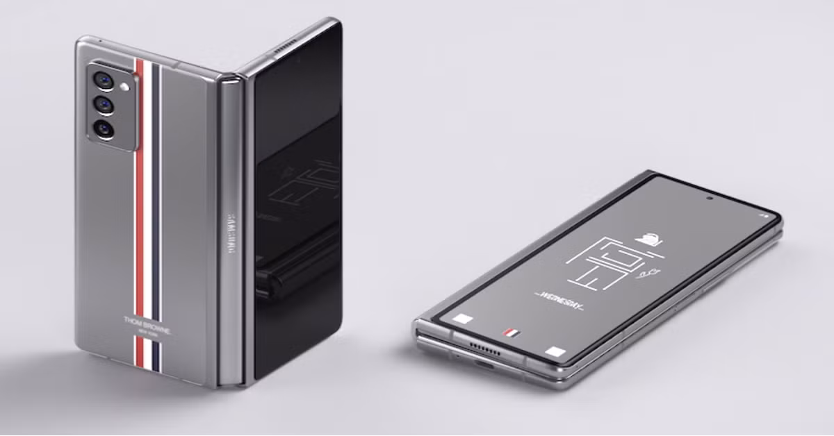 Cũng như Z Flip trước đó, Z Fold 2 rất được Samsung kỹ lưỡng trong khoản màn hình và bản lề máy. Máy vẫn được trang bị màn hình từ kính siêu mỏng (ultra thin glass) và bản lề linh hoạt theo từng góc gập mở của người dùng.