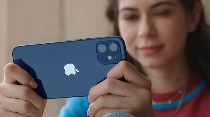Thời gian mở bán iPhone 12 bắt đầu vào lúc 9h ngày 16/10 và sắp lên kệ tại cửa hàng từ ngày 23/10 đối với 2 phiên bản iPhone 12 và iPhone 12 Pro.