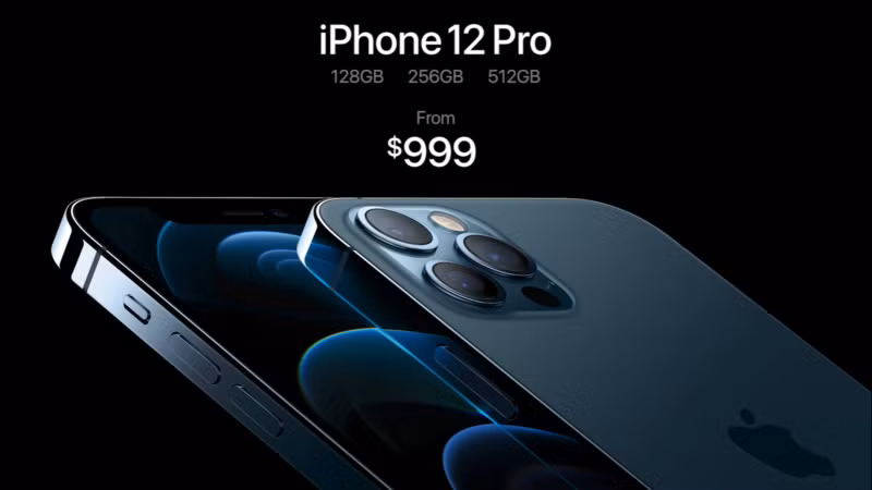 iPhone 12 nhận được lời khen về các cải tiến nhưng cũng bị chê trách vì không bán kèm củ sạc, tai nghe bên trong hộp máy dù Apple cho rằng việc này nhằm bảo vệ môi trường.