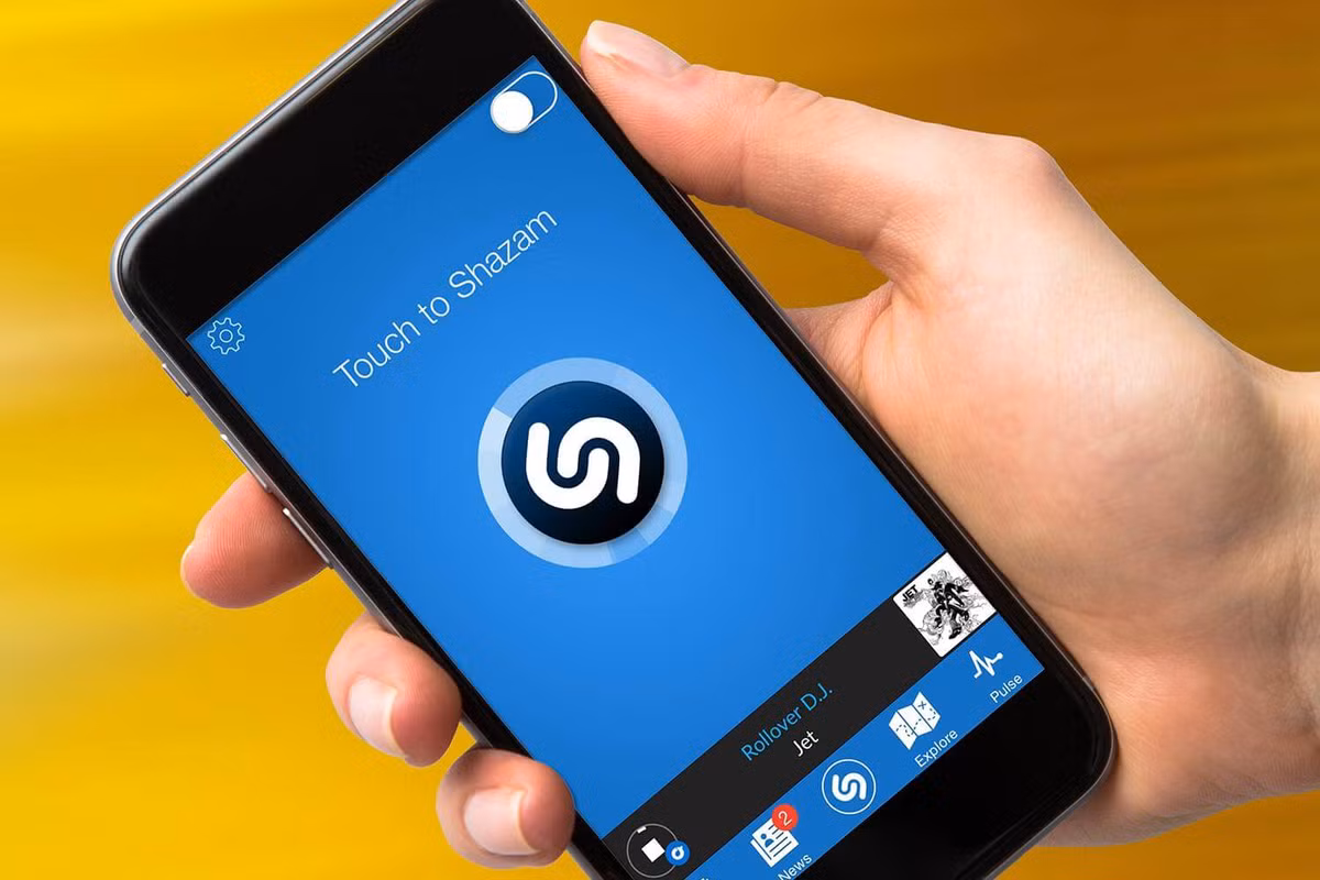 Nhắc đến những app trên điện thoại hỗ trợ tìm kiếm bài hát, không thể bỏ qua Shazam.
