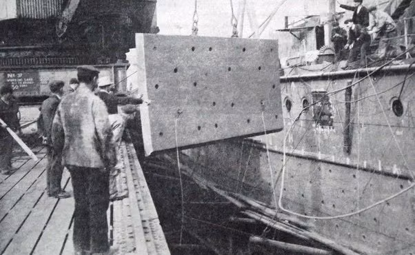 FHA là viết tắt Face Hardened Armor, tạm dịch là Giáp bề mặt cứng. Đây là một loại giáp được sinh ra vốn để dành cho các tàu chiến chứ không phải xe tăng và nổi tiếng nhất có thể kể đến là giáp Krupp của Đức. Và chủ yếu chỉ có Đức và Nhật dùng loại giáp này, các nước còn lại thì ít sử dụng hơn.