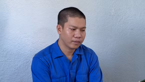  3. Giả danh công an lừa gia đình bạn tù: Vừa ra tù vào tháng 4/2020, tháng sau, Phan Quốc Cường tự xưng là cán bộ công an đang công tác tại trạm giam Xuyên Mộc, yêu cầu vợ phạm nhân Sinh gửi 3,5 triệu đồng vào tài khoản để mua đồ dùng sinh hoạt. Hôm sau lại yêu cầu gửi thêm để lo giảm án. Biết bị lừa đảo, bà N. đã trình báo vụ việc cho cơ quan công an. Cường đã bị công an bắt tạm giam.