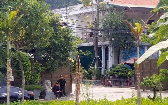 Kho hàng lậu 650 tỷ ở Lào Cai: “Trùm” Nguyễn Phú Thành kiếm bạc dễ ợt - Hình 2 Kho hang lau 650 ty o Lao Cai: “Trum” Nguyen Phu Thanh kiem bac de ot-Hinh-2