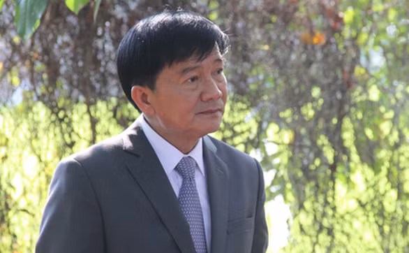 Loạt quan chức Việt xin thôi chức: Nguyên nhân là gì? - Hình 2 Loat quan chuc Viet xin thoi chuc: Nguyen nhan la gi?-Hinh-2