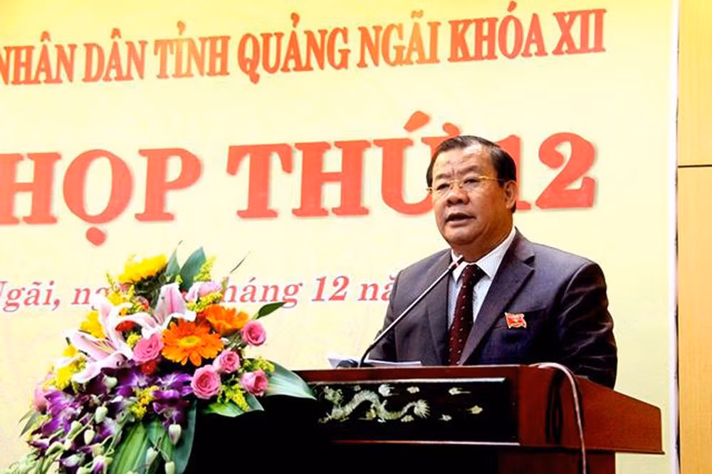 Nguoi dieu hanh Quang Ngai thay Chu tich tinh xin tu chuc la ai?