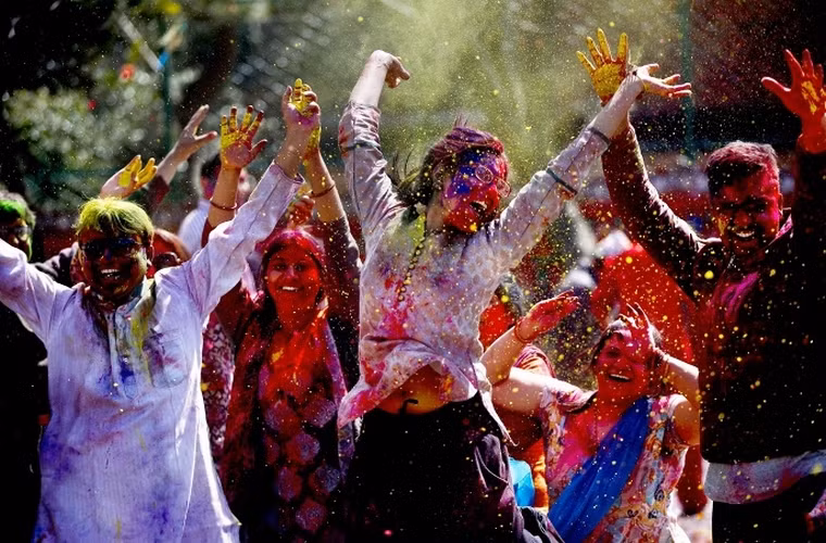 Rộn ràng lễ hội màu sắc Holi của đạo Hindu Ron rang le hoi mau sac Holi cua dao Hindu