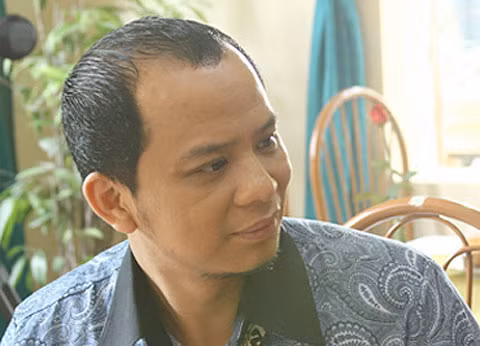 Diễn viên Anh Tuấn chuyên đóng những vai phản diện trên màn ảnh Việt đồng thời là “quân” chính của Nhà hát Tuổi trẻ. Khi được hỏi về mức lương cơ bản, anh thẳng thắn chia sẻ: “Hiện tại tôi đã được ký hợp đồng dài hạn, mức lương "cứng" của tôi giờ là gần 2 triệu một tháng. Ngoài ra, khi nhận được hợp đồng diễn nào đó thì sẽ có thêm thu nhập”. Chính vì mức lương thấp của nghề diễn viên nên Anh Tuấn đã kinh doanh thêm lĩnh vực nhà hàng ăn uống.