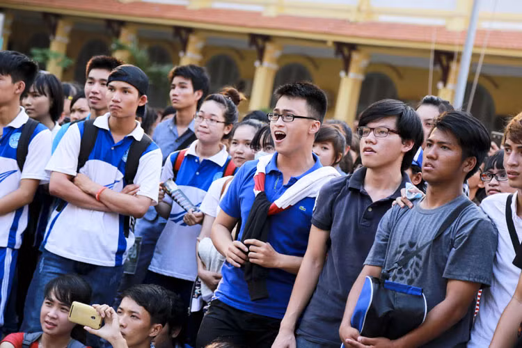 Tour diễn của rocker Phạm Anh Khoa sẽ còn tiếp tục đến với các bạn sinh viên các trường đại học tại địa bàn TP HCM.