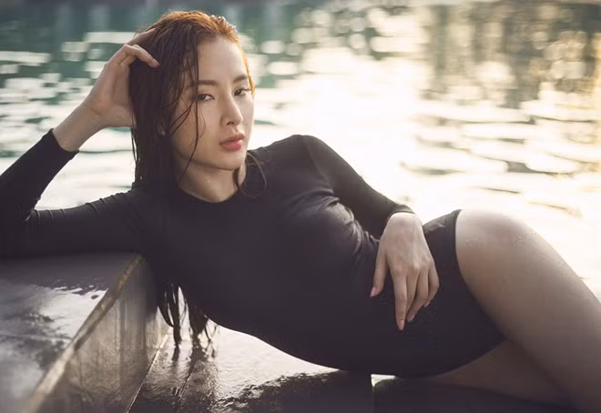 Lựa chọn trang phục áo tắm, bà mẹ nhí muốn hướng đến hình ảnh gợi cảm nhưng độ hở ở mức vừa phải, phù hợp lứa tuổi 20.