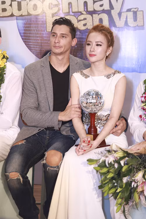 Loat scandal gay soc cua Buoc nhay hoan vu 2015-Hinh-3