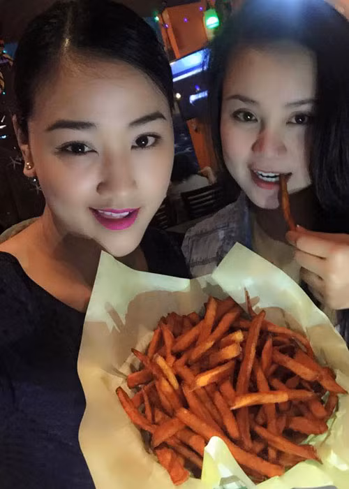 Maya hội ngộ Vy Oanh tại Mỹ.