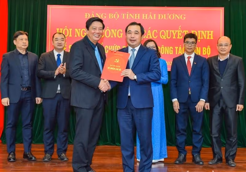 Hải Dương thành lập hai Đảng bộ, công bố nhân sự chủ chốt - Hình 3 Hai Duong thanh lap hai Dang bo, cong bo nhan su chu chot-Hinh-3