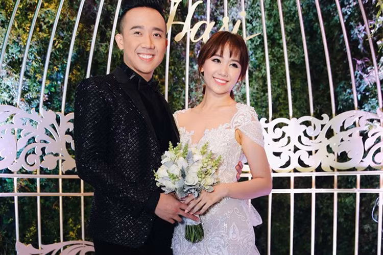Tối nay (25/12), đám cưới Trấn Thành - Hari Won đã chính thức được tổ chức tại một trung tâm tiệc cưới 5 sao tại Sài Gòn. (Ảnh: Zing News)