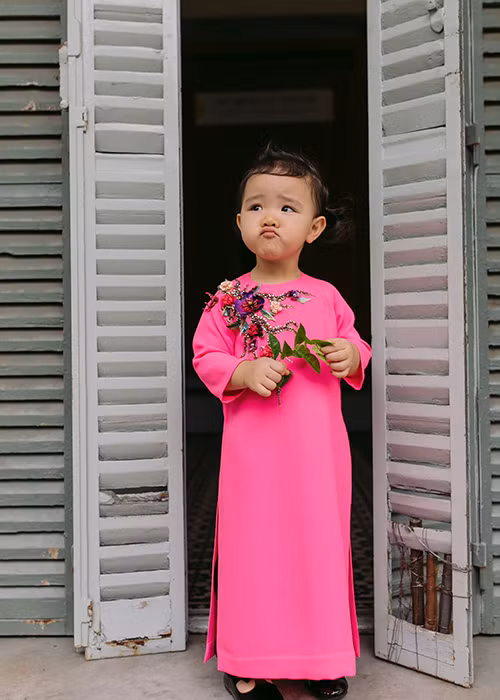Nhóc tì nhà diễn viên Trang Nhung càng lớn càng đáng yêu, dễ thương.