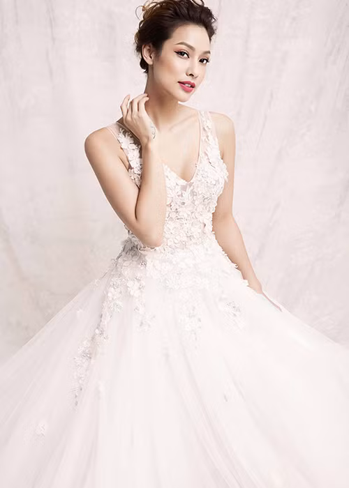 Được đánh giá khá cao nhưng chân dài sinh năm 1994 sớm dừng chân ở top 7 cuộc thi The Face Việt Nam 2016.